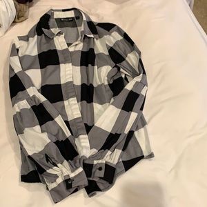 Black and white stripe long sleeve shirt